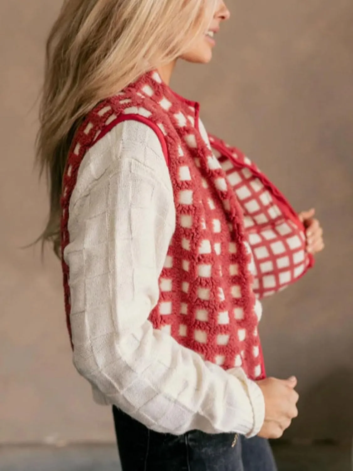 CHARTOU Cropped Checkered Fleece Vest Women Stand Collar Sleeveless Sherpa Jacket Fuzzy Zip Up Coat Fall