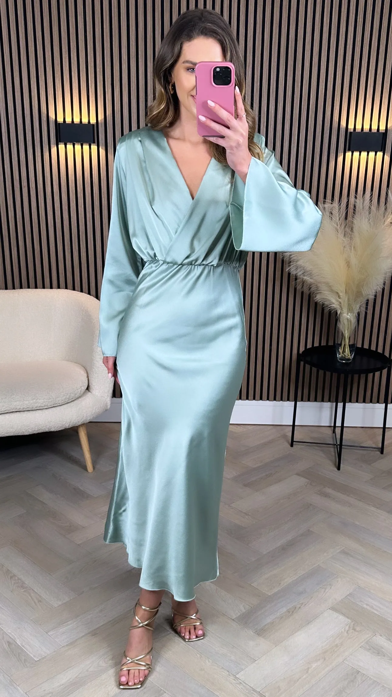 Idris Light Green Bell Sleeve Midi Dress