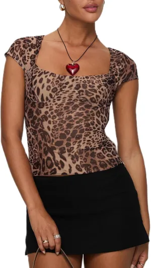 Women Y2k Vintage Graphic Baby Tees Short Sleeve Crop Tops Leopard Heart Print Cute Aesthetic Teen Girls 90s Shirt