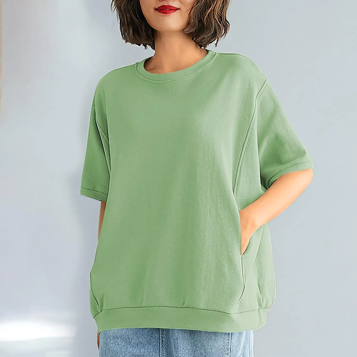 Women's Crew Neck T Shirt Oversized Casual Loose Short Sleeve Tee Summer Athletic Workout Pullover Tops with Pockets