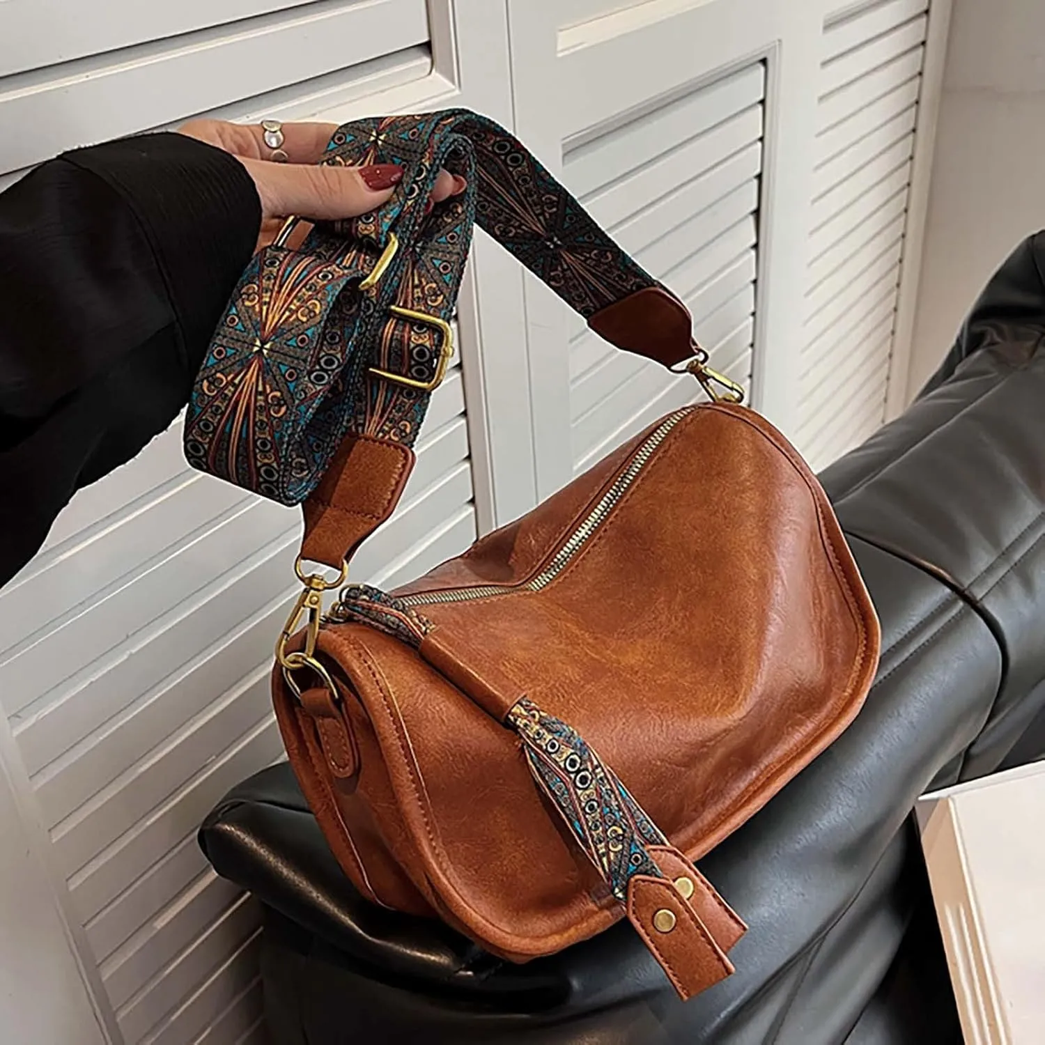 Womens Purses Crossbody, Faux Soft Leather Fashion Messenger Bags Vintage Shoulder Satchel Bag with Adjustable Strap